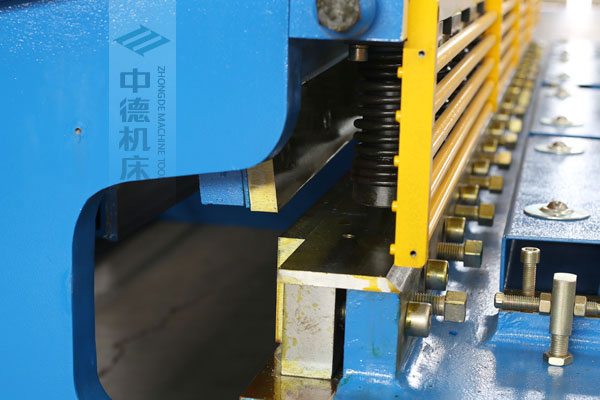 ZDSK-1632選用上海優(yōu)質(zhì)刀片，使用壽命更長.jpg