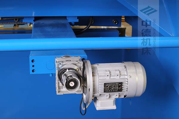ZDS-2032后擋料AC電機(jī)與減速器一體，故障少，速度快.jpg